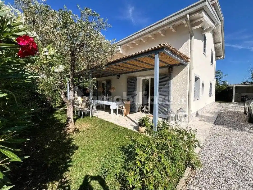 Villa in vendita a Forte dei Marmi