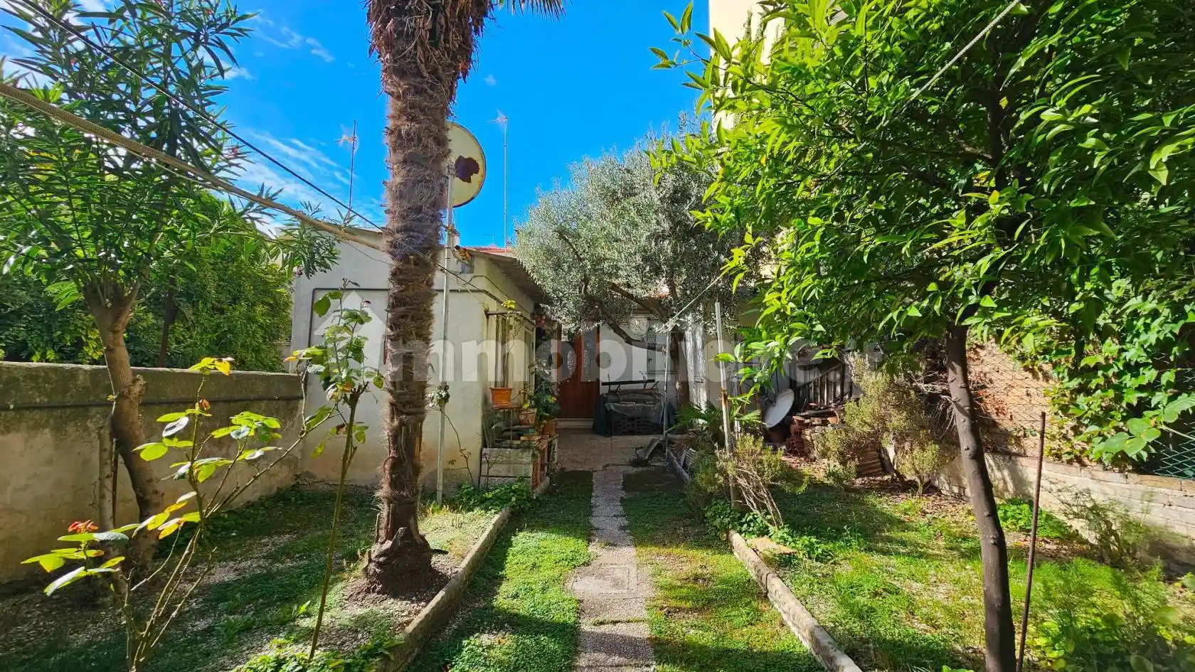 Casa indipendente in vendita a Falconara Marittima