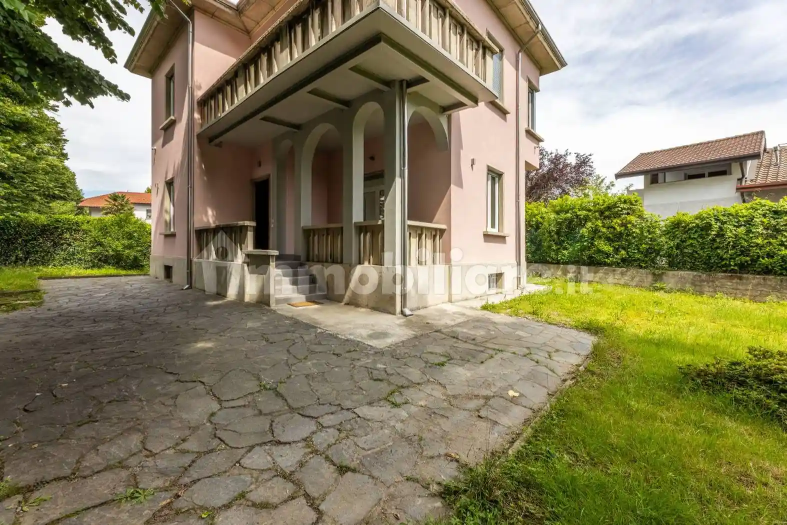 Villa in vendita a Casorate Sempione