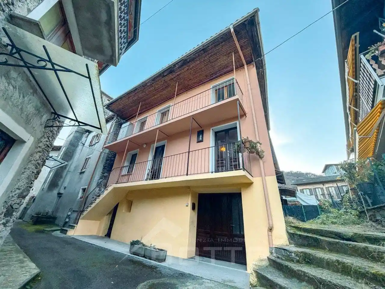 Villa in vendita a Varallo