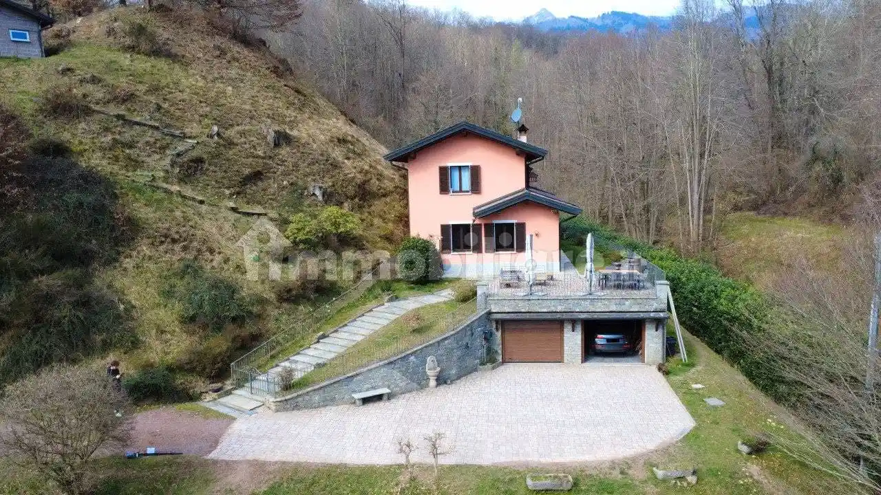 Villa in vendita a Caprile