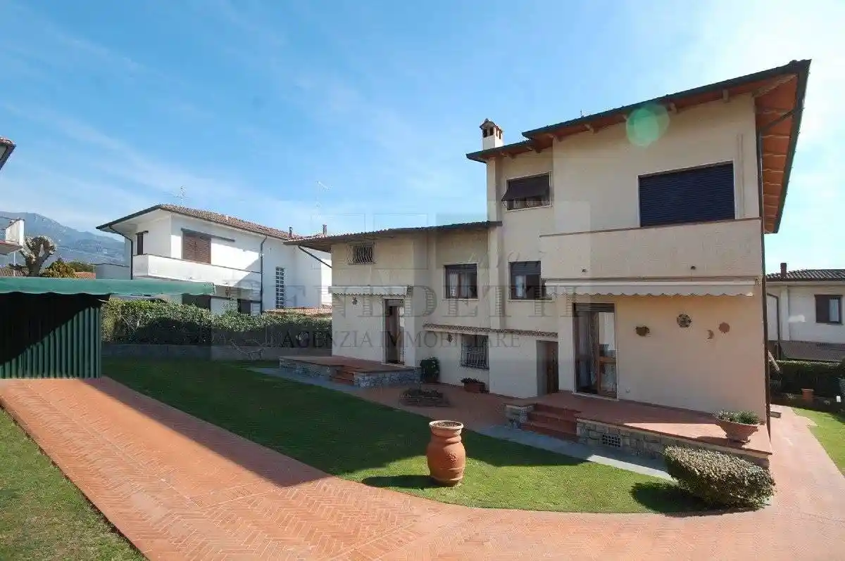 Villa in vendita a Pietrasanta