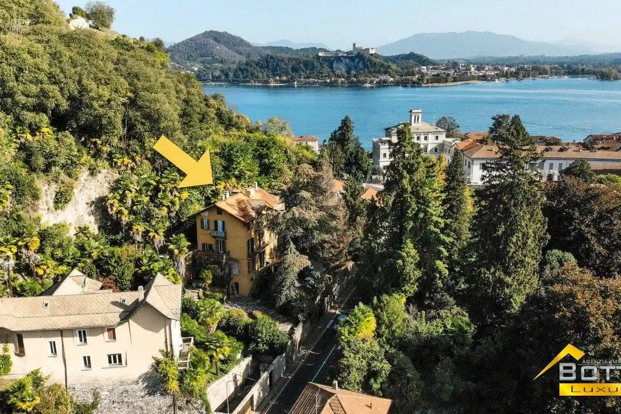 Villa in vendita a Arona