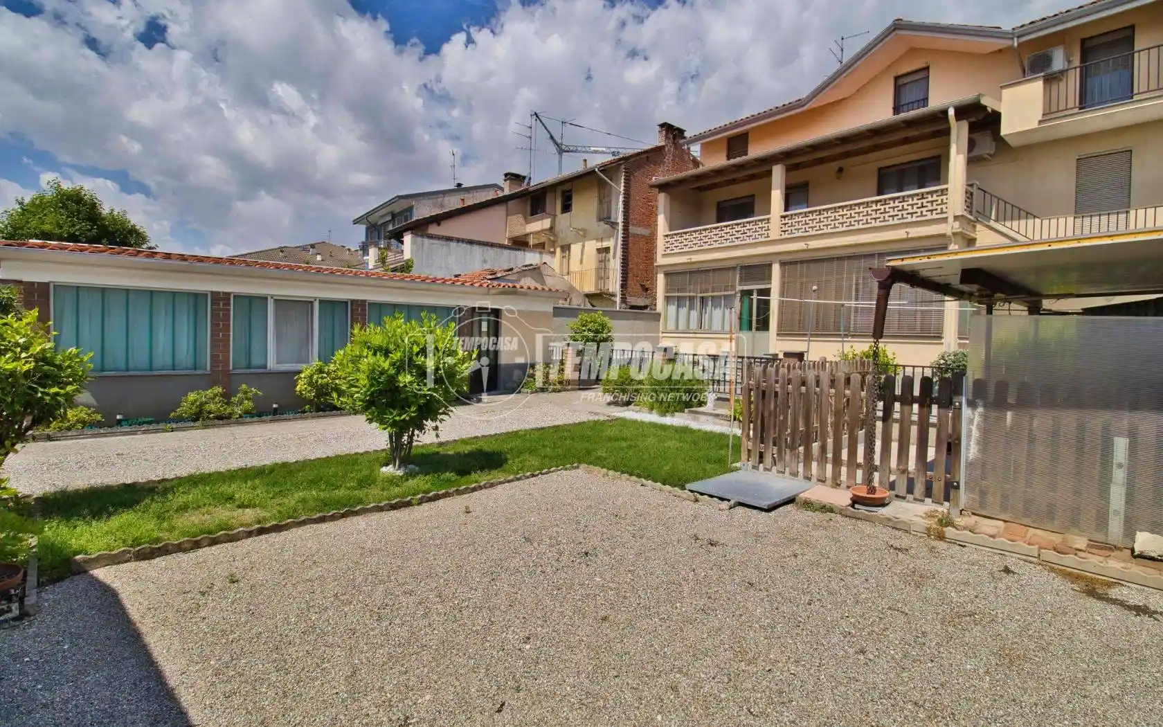 Villa in vendita a Galliate