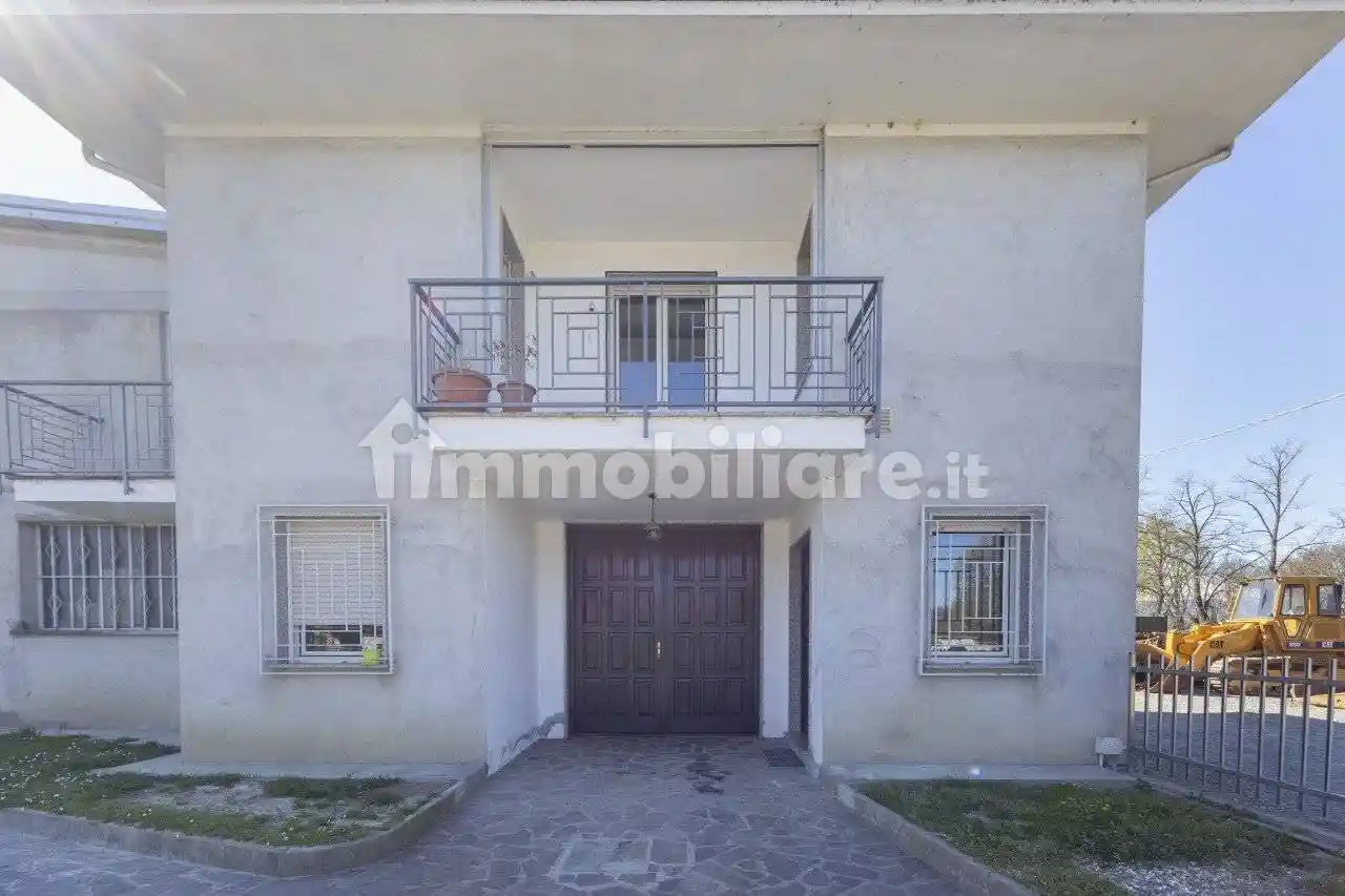 Villa in vendita a Rovasenda