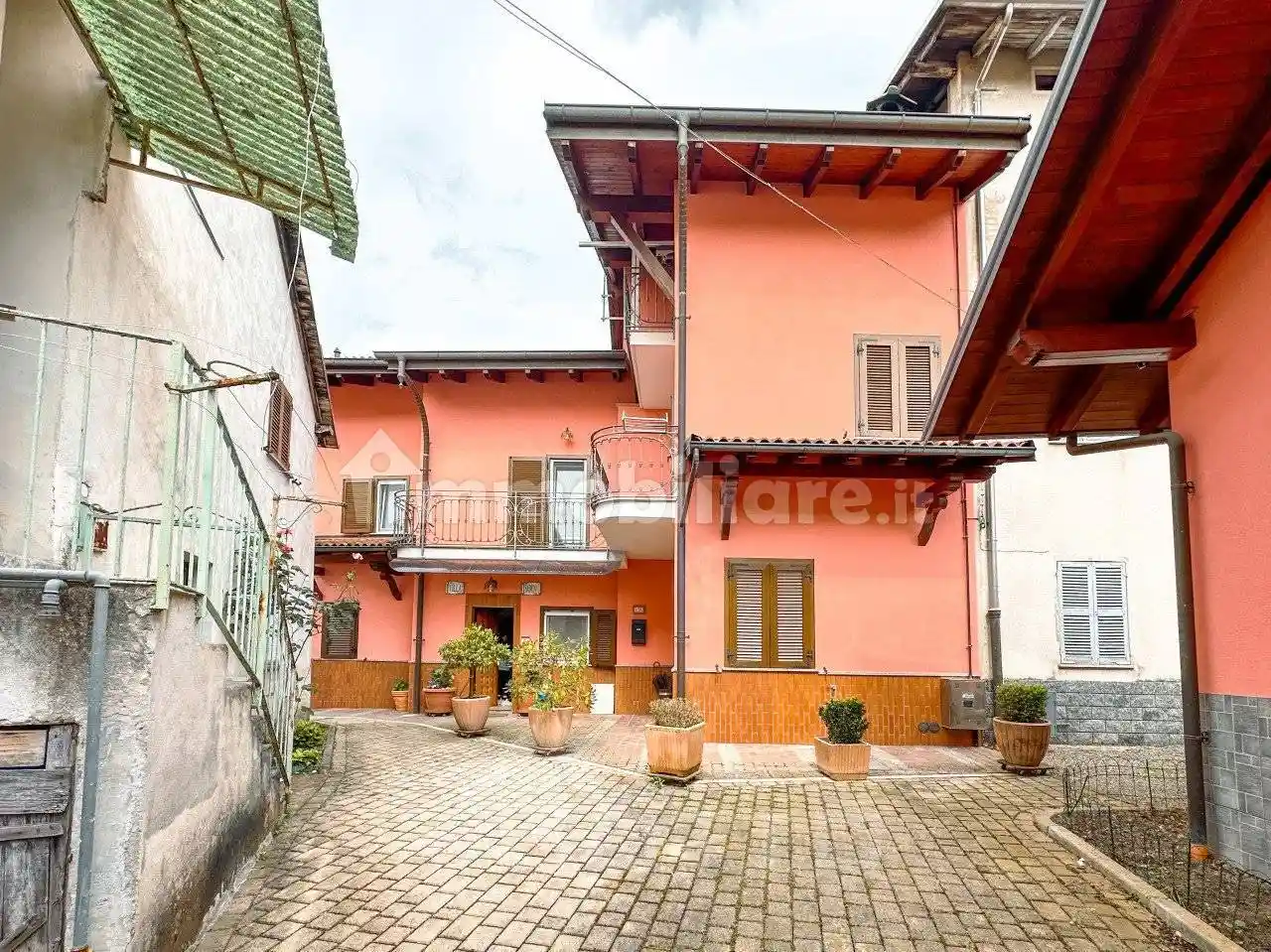 Villa in vendita a Pray