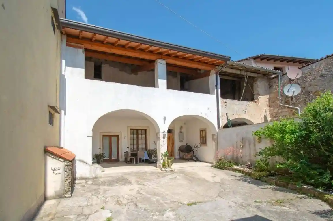 Casa indipendente in vendita a Manerba del Garda