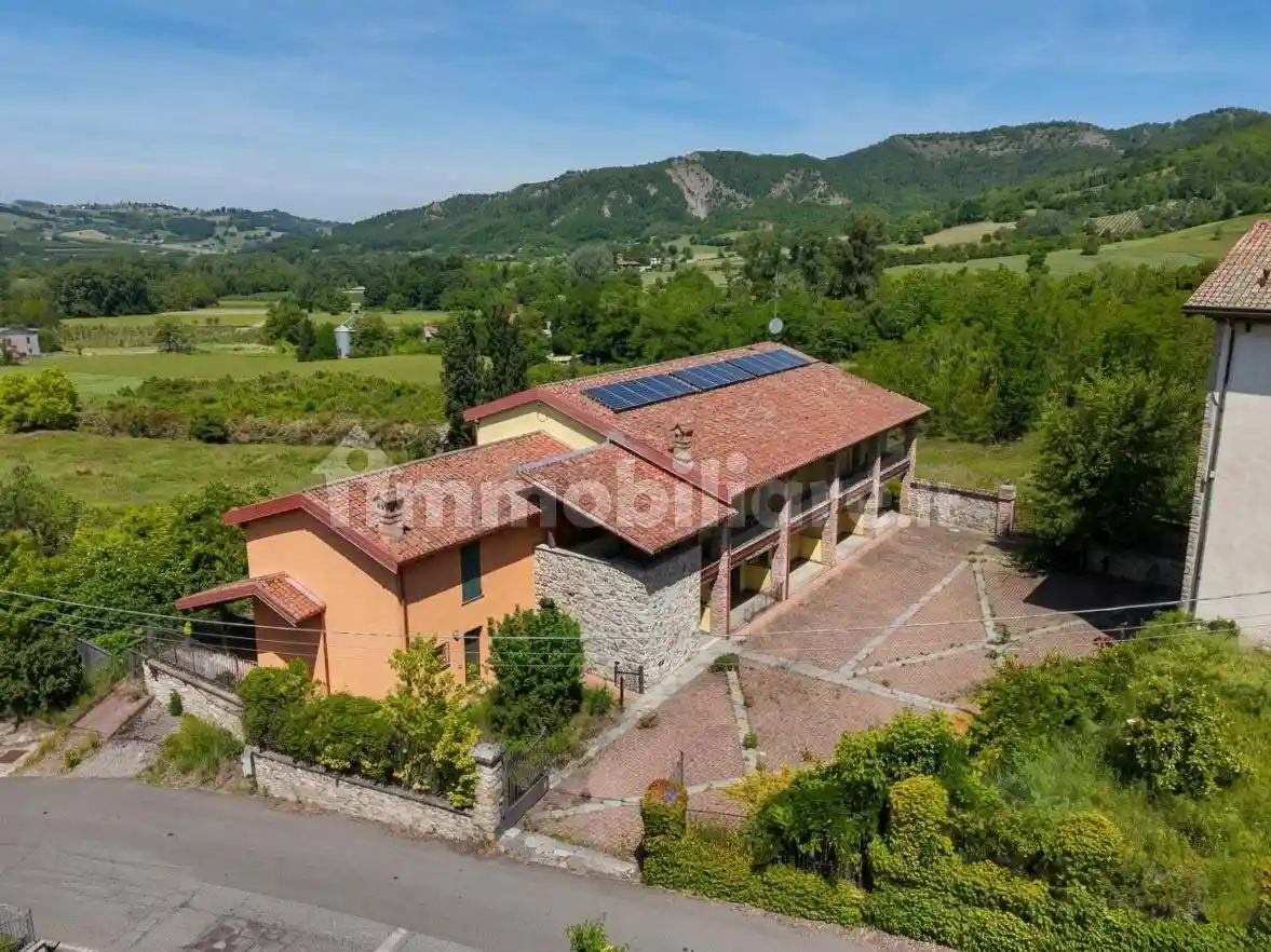 Appartamento in vendita a Momperone