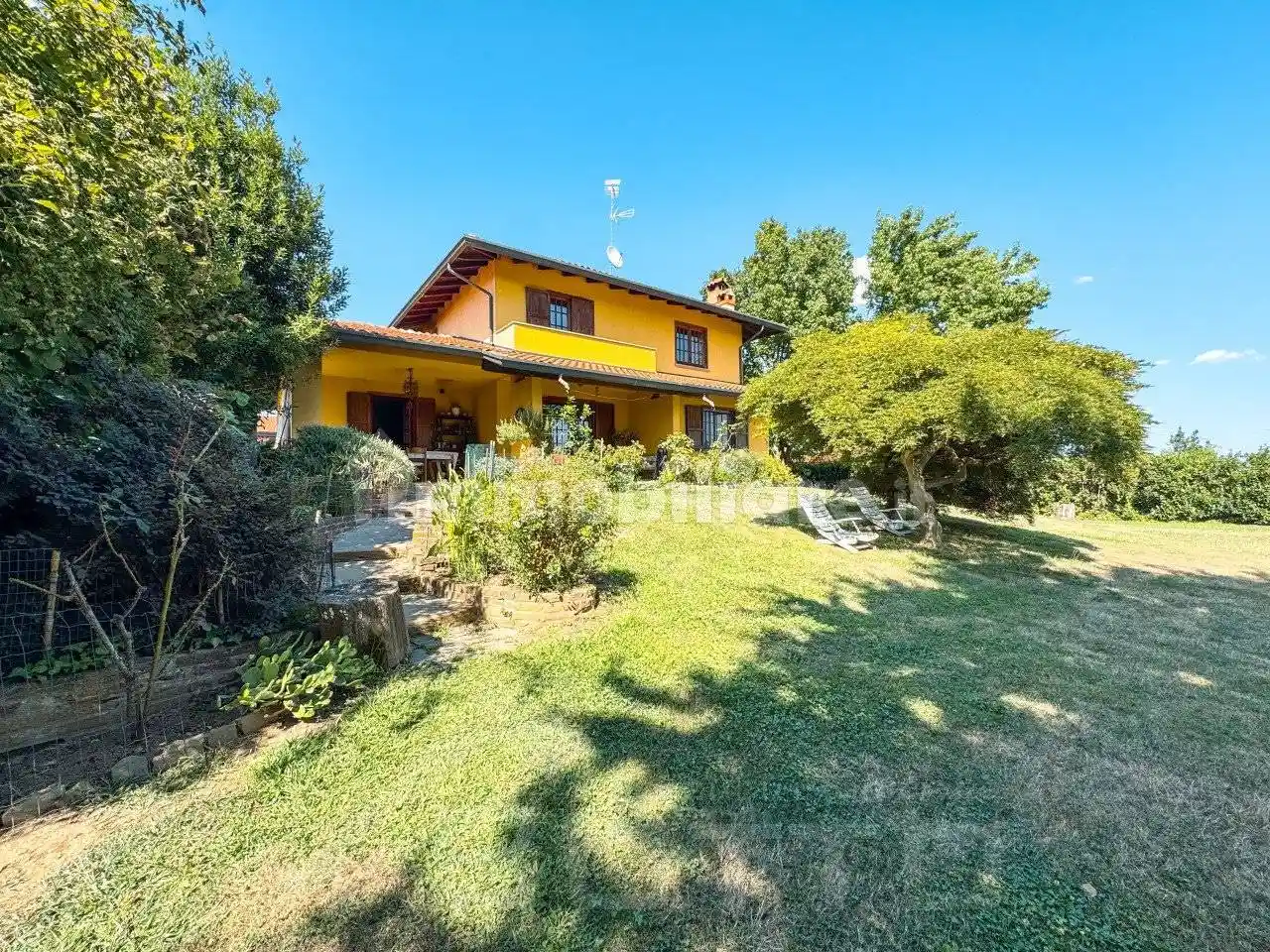 Villa in vendita a Oleggio