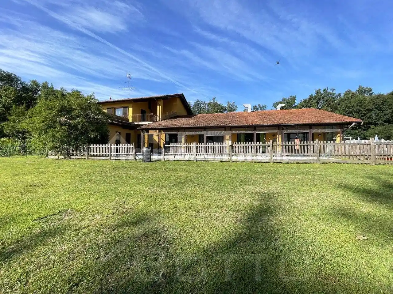 Villa in vendita a Cureggio