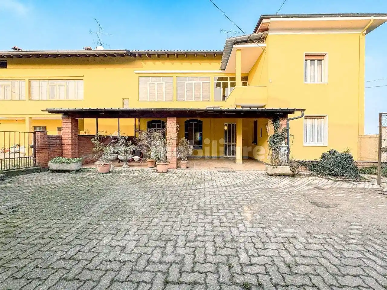 Villa in vendita a Suno