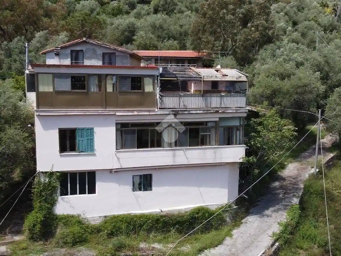 Casa indipendente in vendita a Dolceacqua