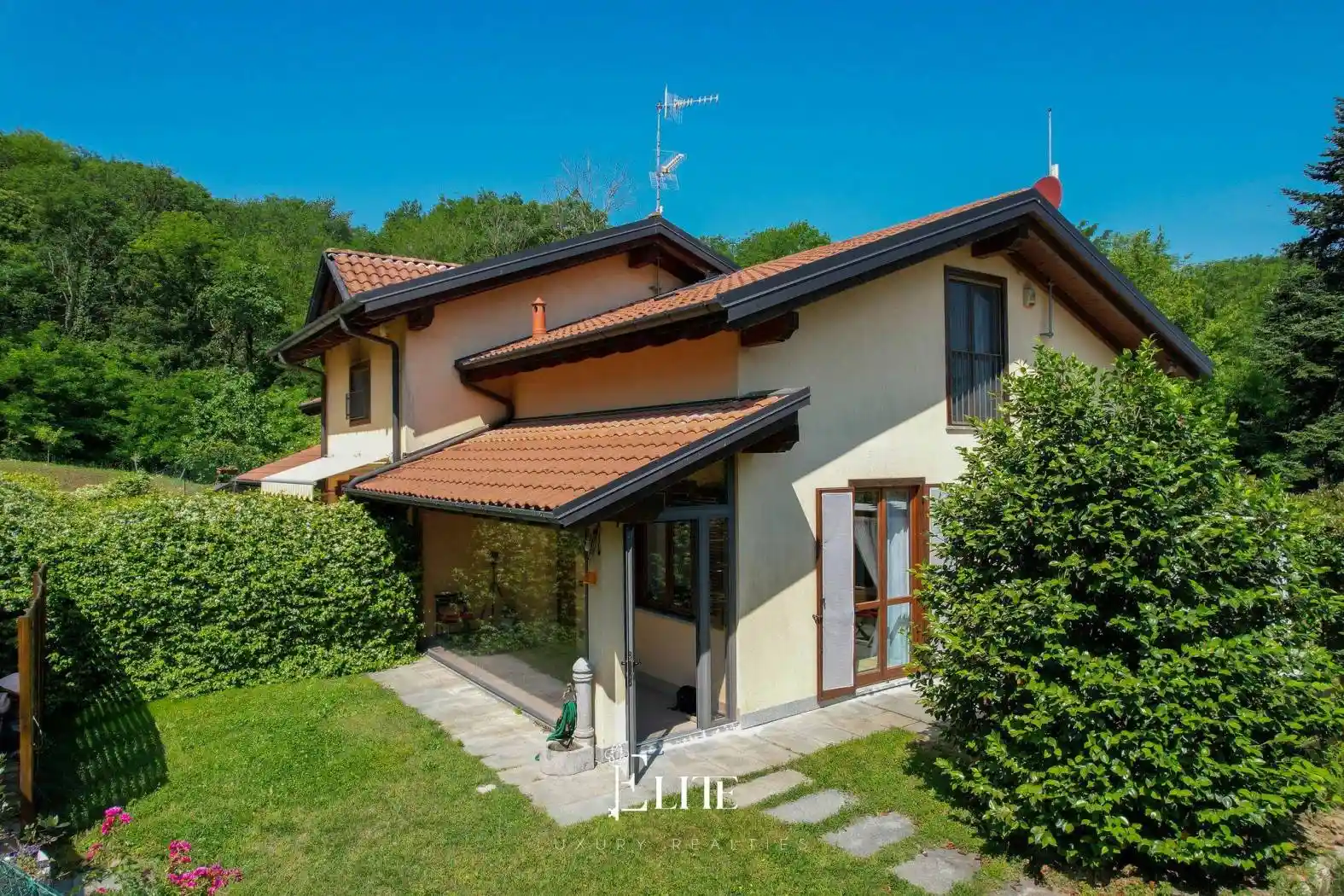 Villa in vendita a Leggiuno
