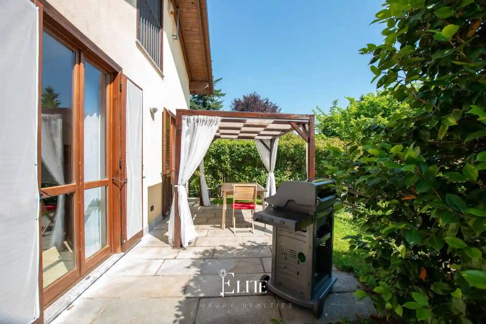 Villa - foto 2