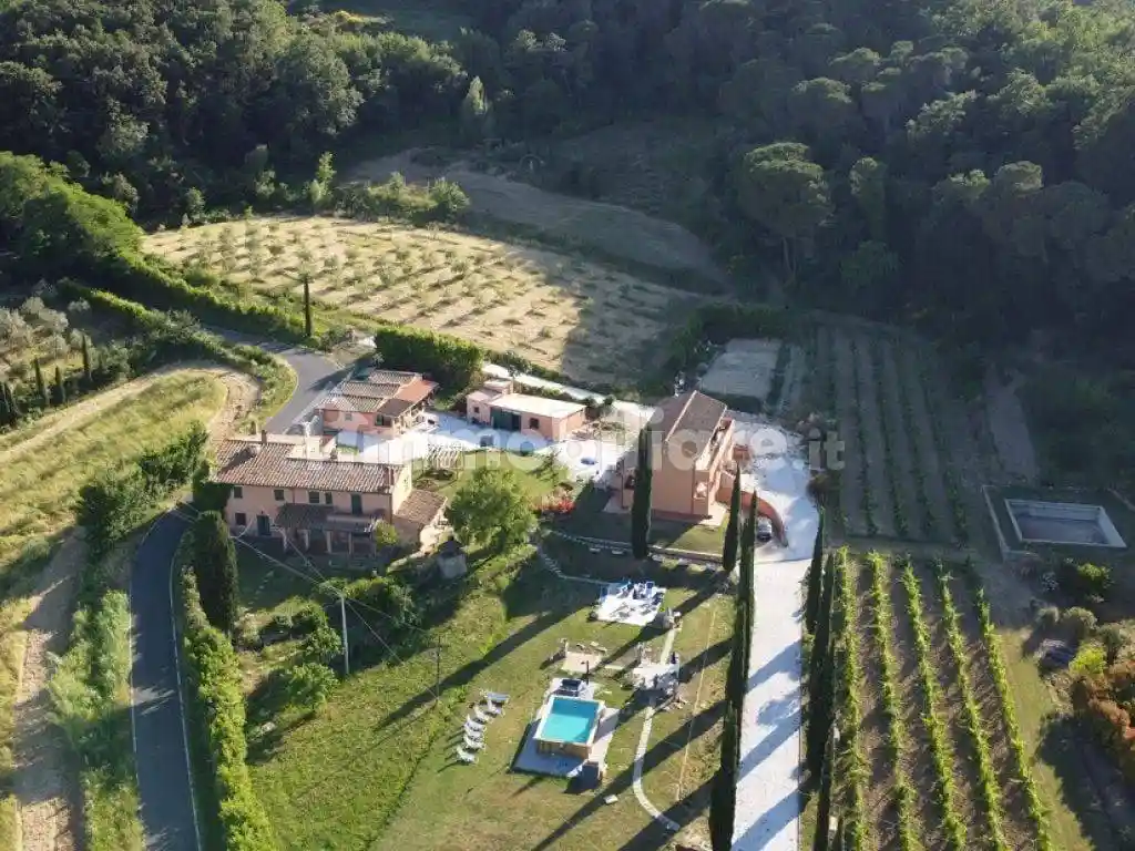 Villa in vendita a Collesalvetti