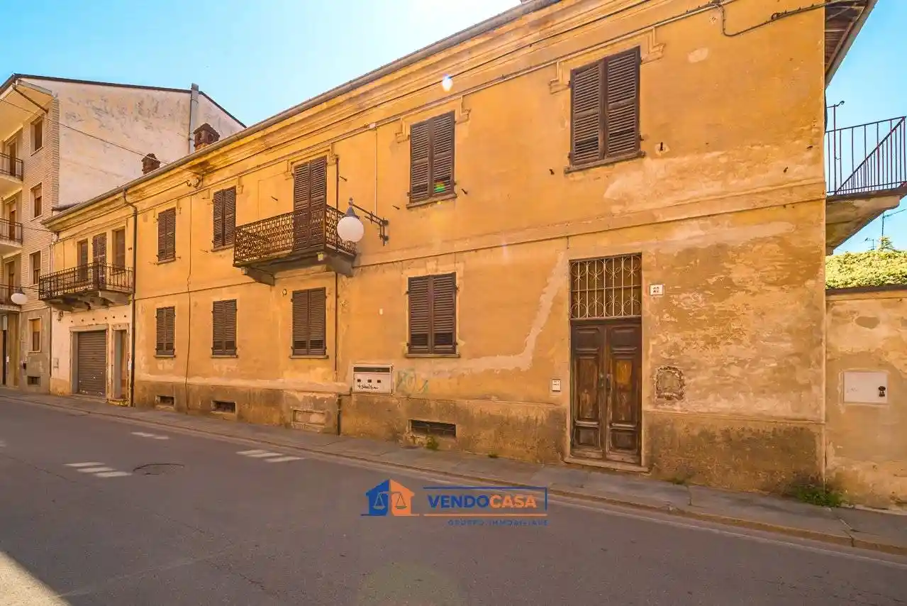 Palazzo - Edificio in vendita a Bra