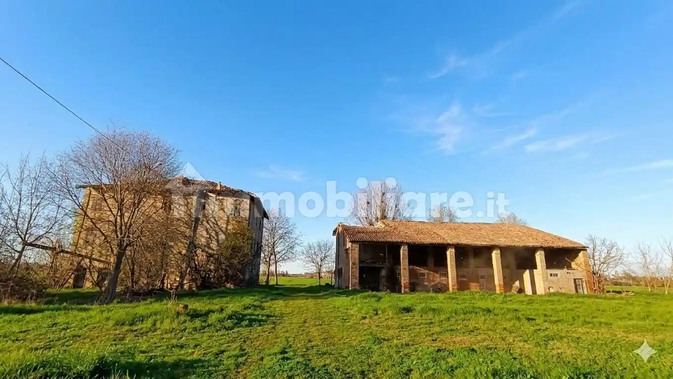 Rustico - Casale in vendita a Modena