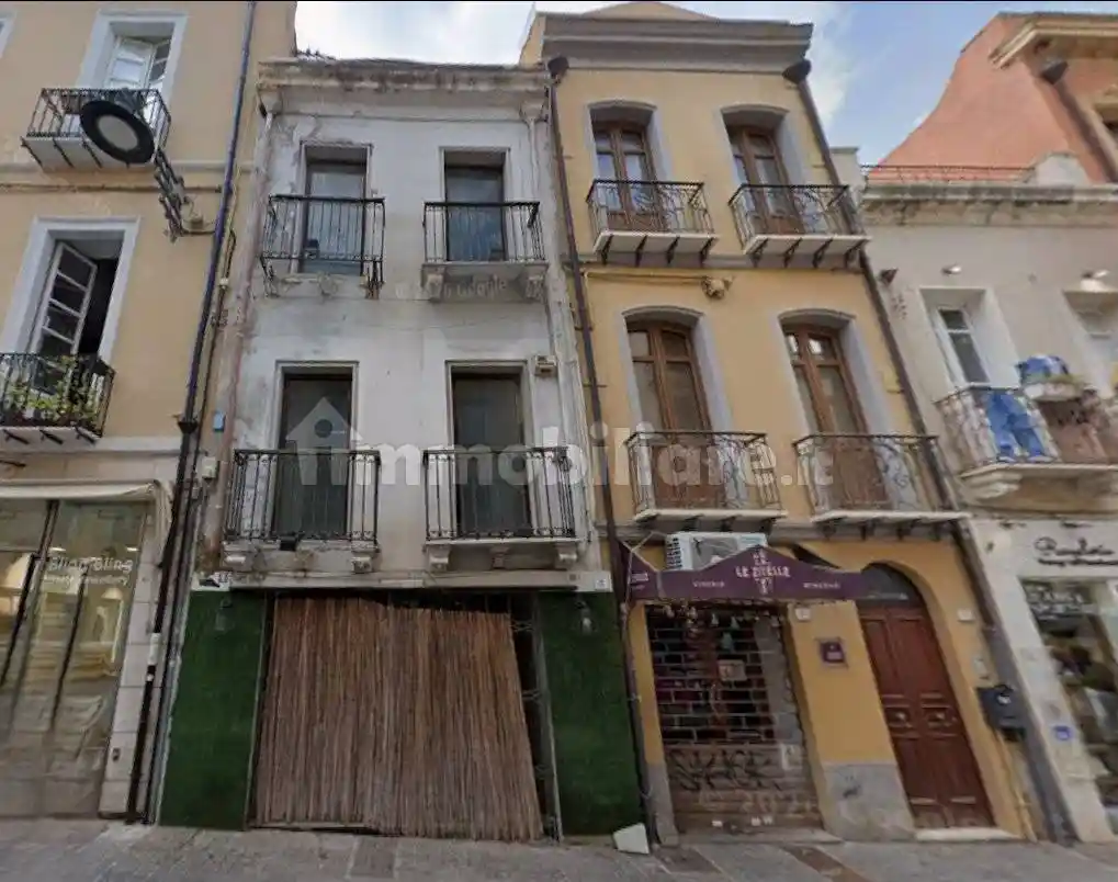 Palazzo - Edificio in vendita a Cagliari