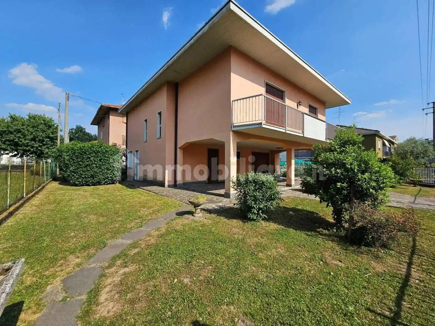 Villa in vendita a Brembate di Sopra