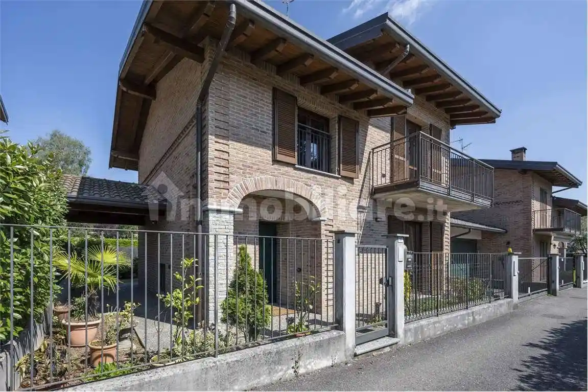 Villetta a schiera in vendita a Vedano Olona