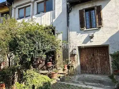 Appartamento in vendita a Rogeno