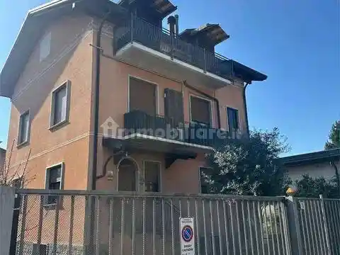 Appartamento in vendita a Barlassina