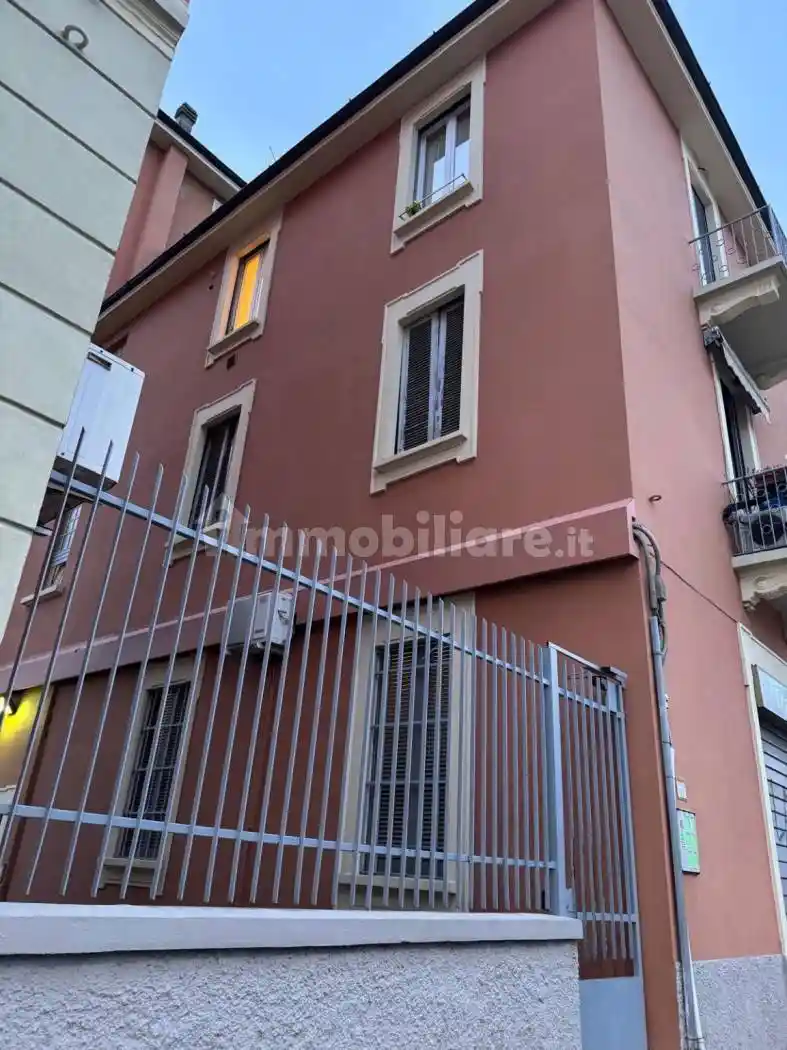 Palazzo - Edificio in vendita a Milano