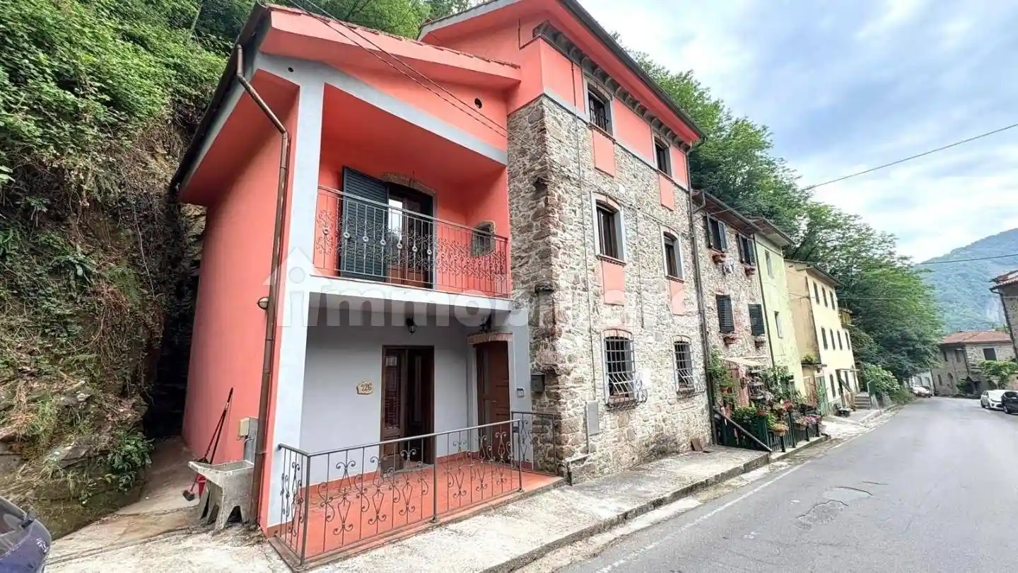 Casa indipendente in vendita a Lucca