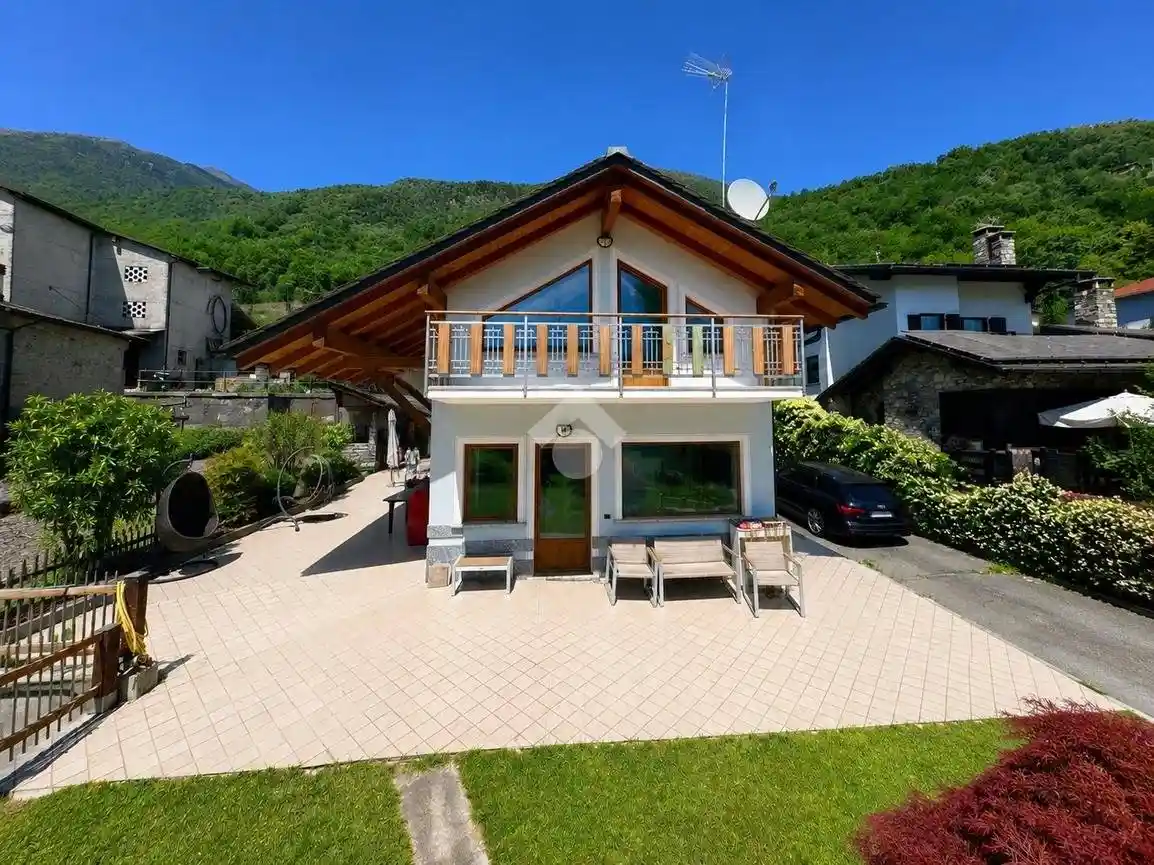 Villa in vendita a Castione Andevenno