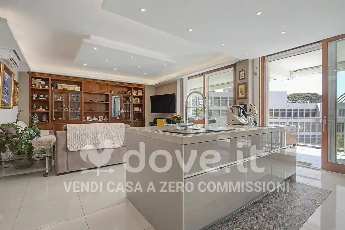 Appartamento in vendita a Napoli