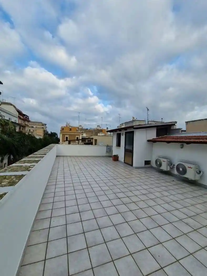 Casa indipendente in affitto a Brindisi