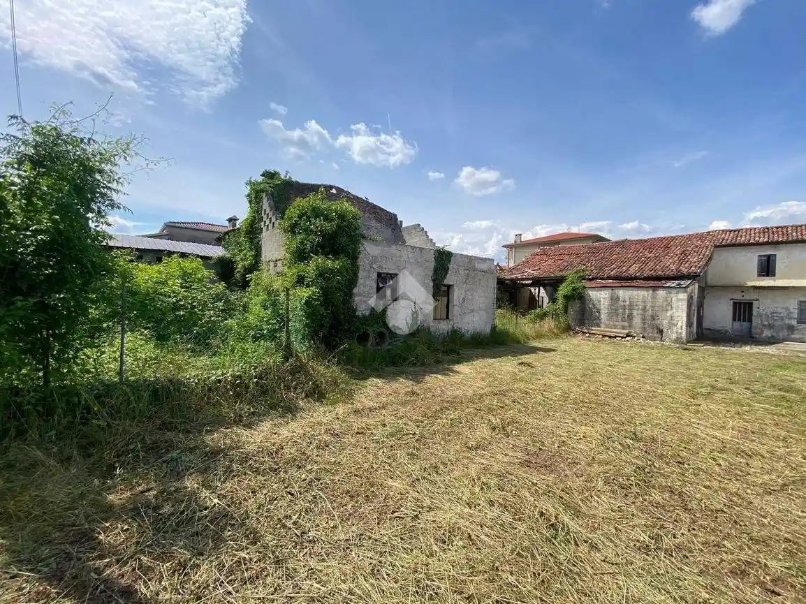 Rustico - Casale in vendita a Tezze sul Brenta