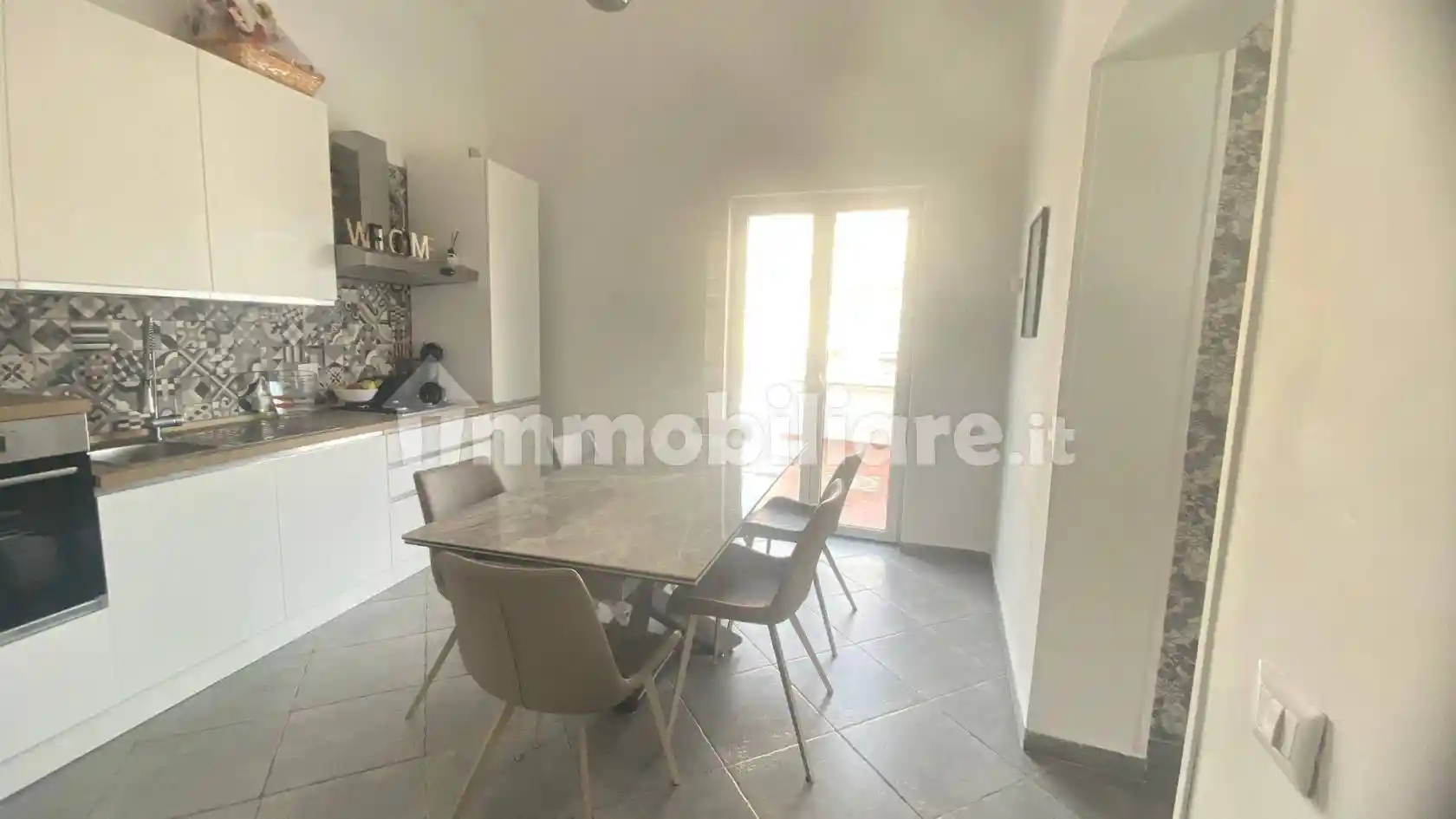 Appartamento in vendita a Napoli