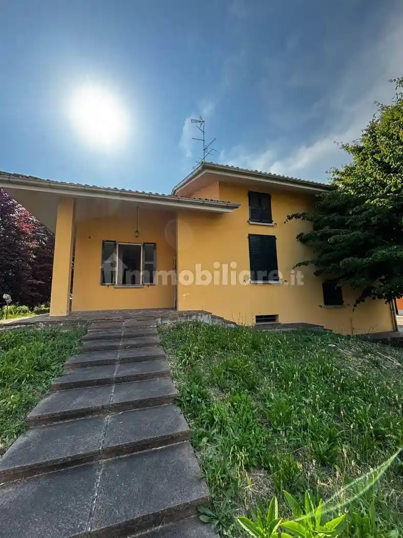 Casa indipendente in vendita a Guastalla