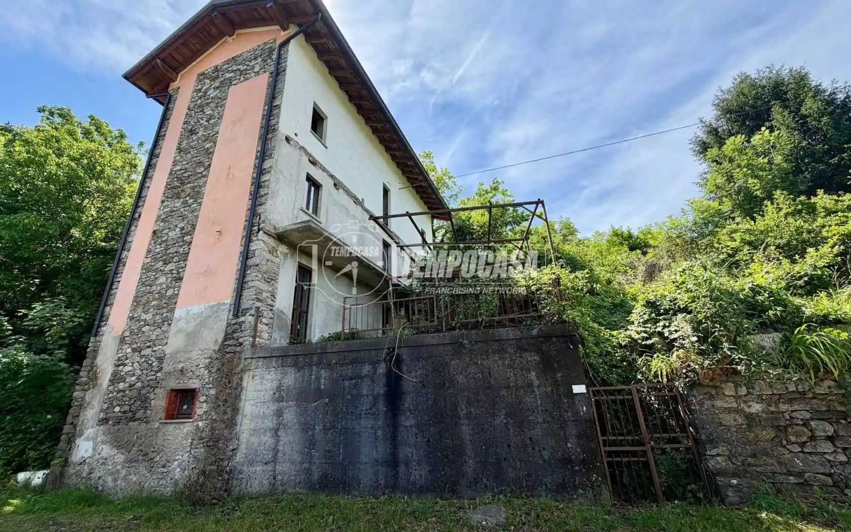 Casa indipendente in vendita a Meina