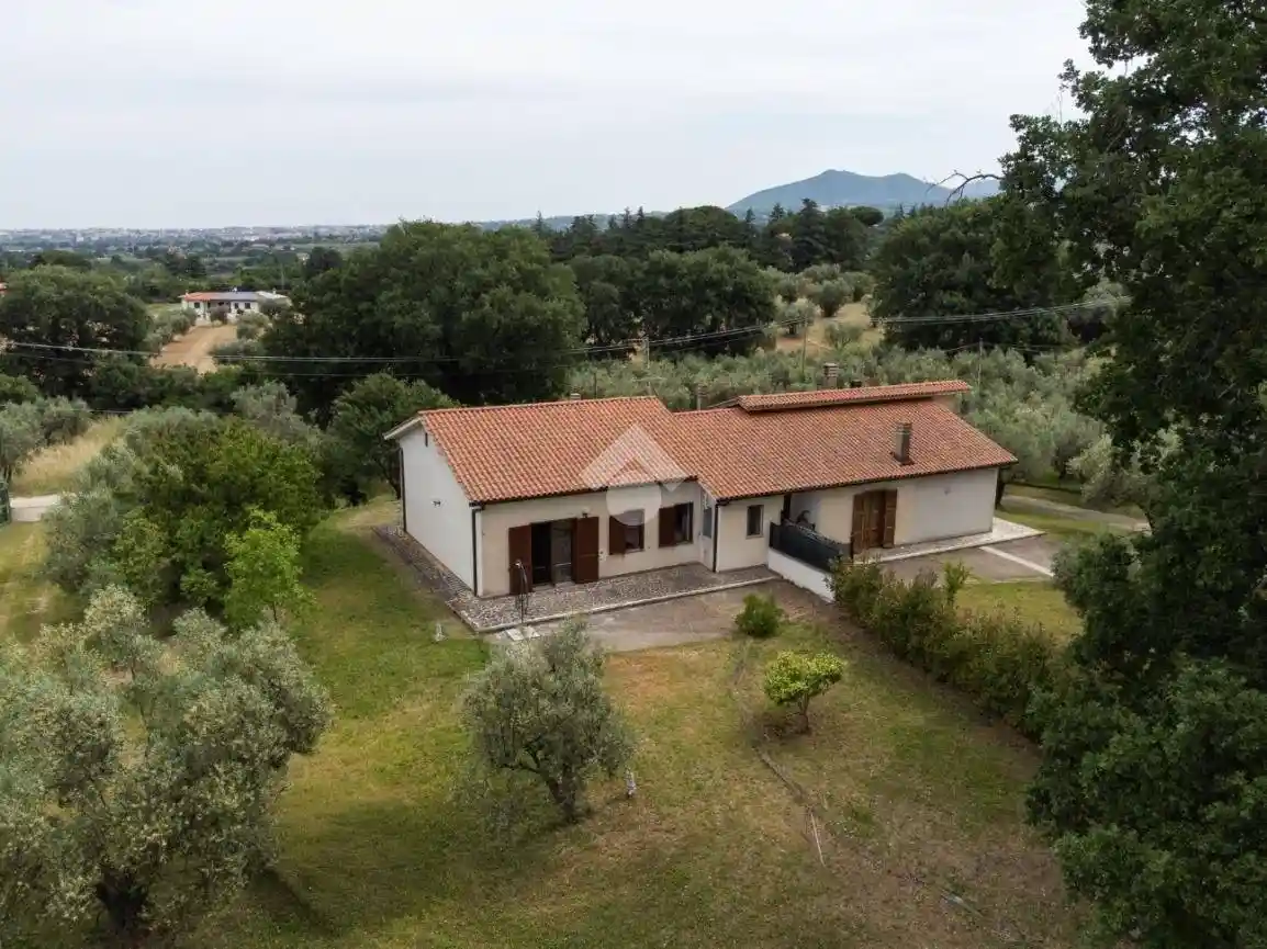 Villa in vendita a Viterbo