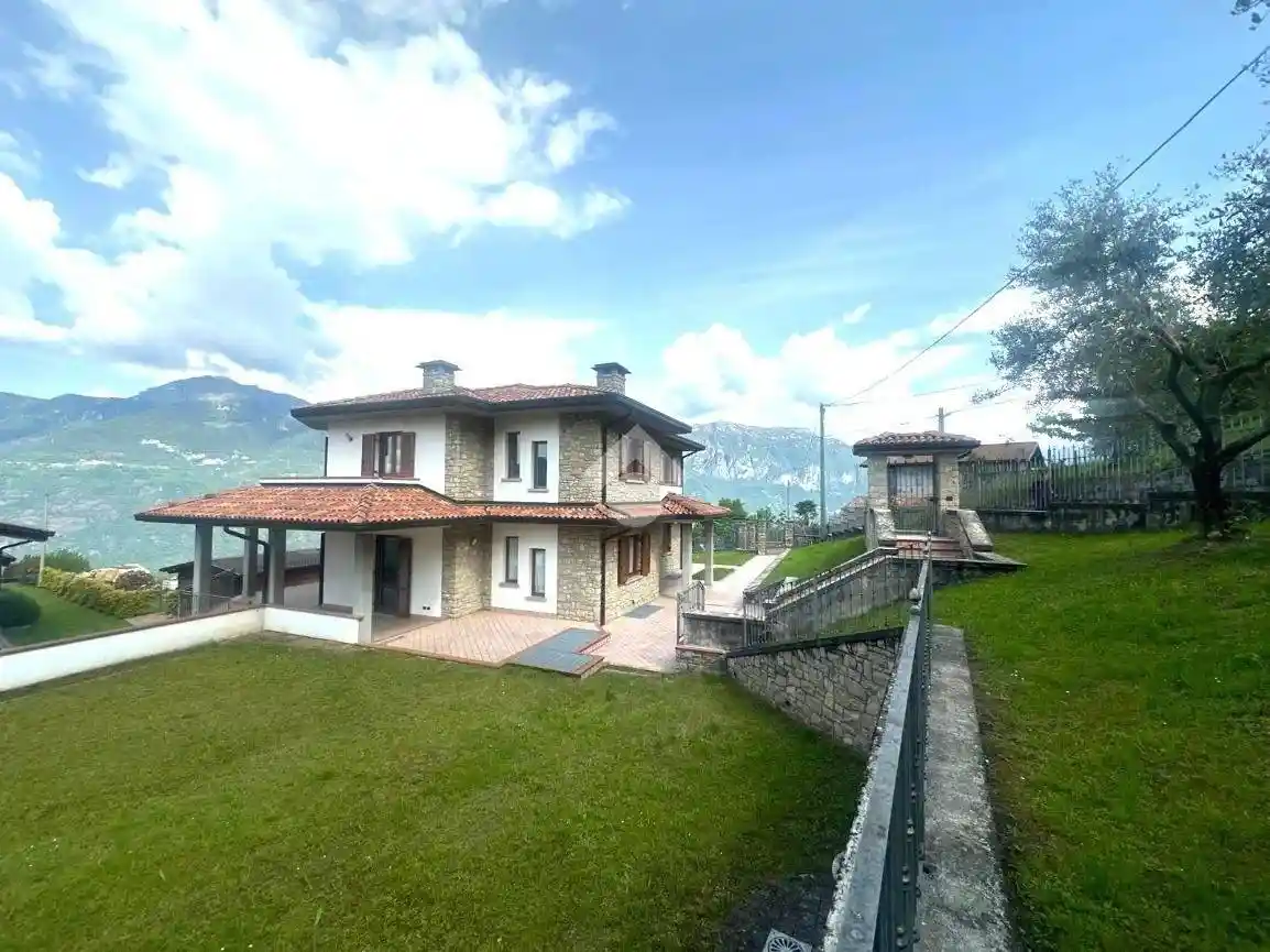 Villa in vendita a Artogne