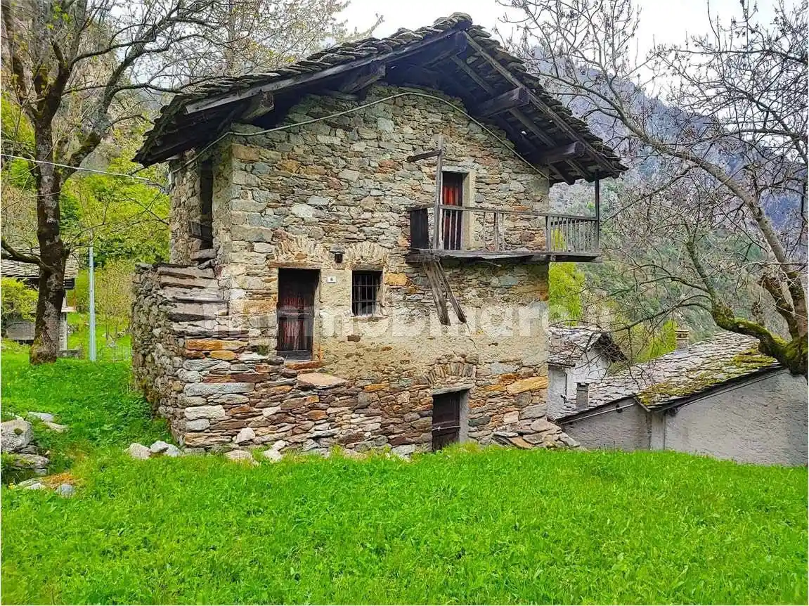 Rustico - Casale in vendita a Perloz