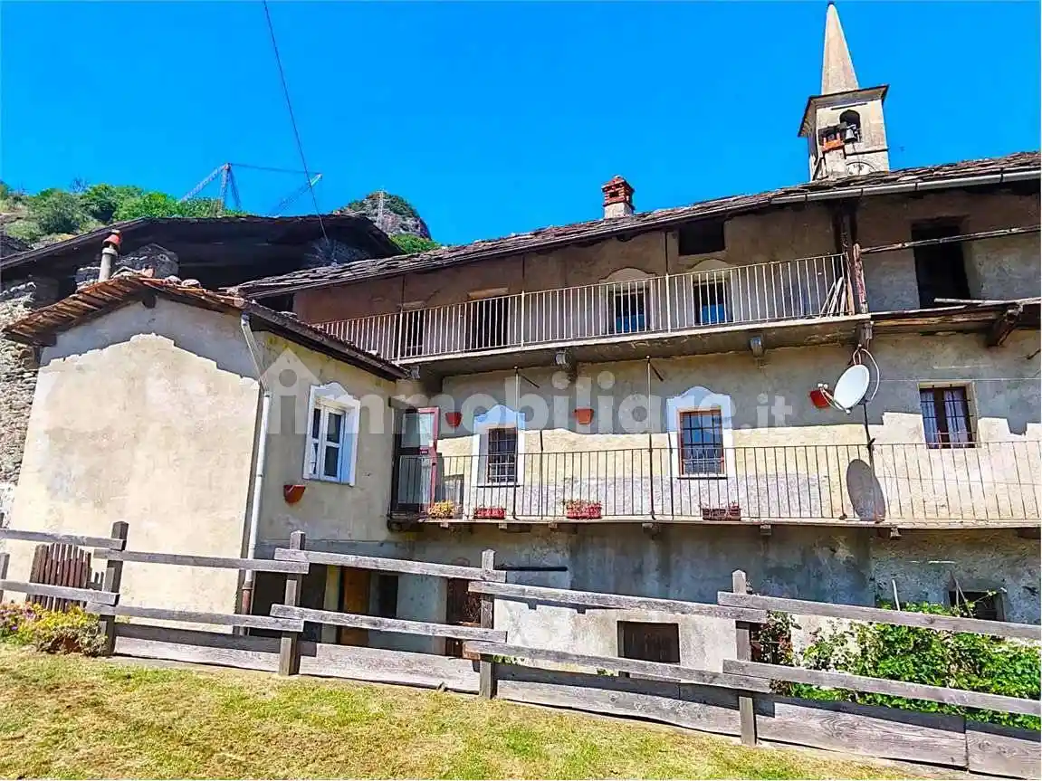 Casa indipendente in vendita a Donnas