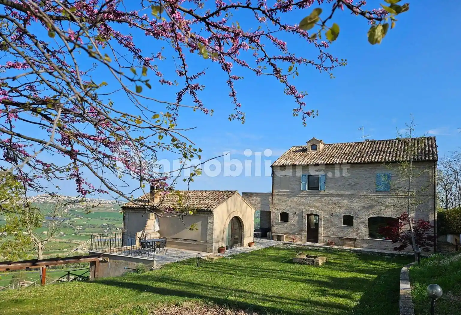 Villa in affitto a Fermo