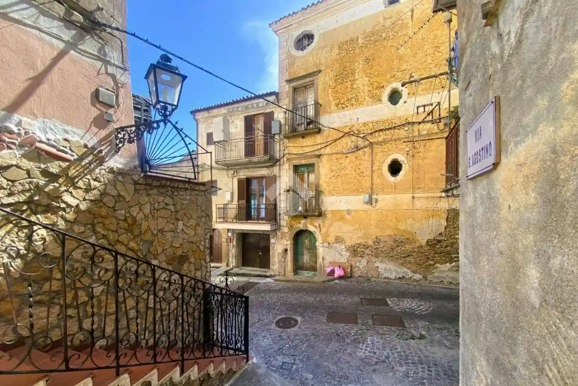 Casa indipendente in vendita a Paola