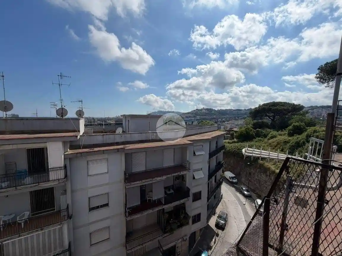 Appartamento in vendita a Napoli