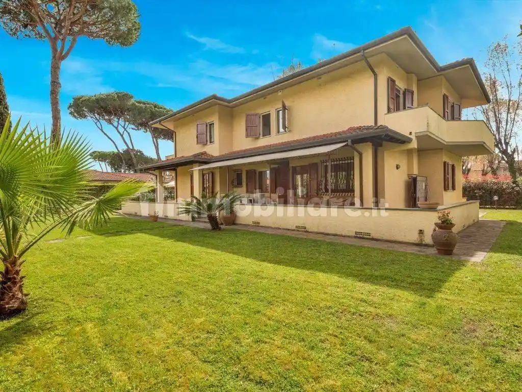 Villa in vendita a Forte dei Marmi