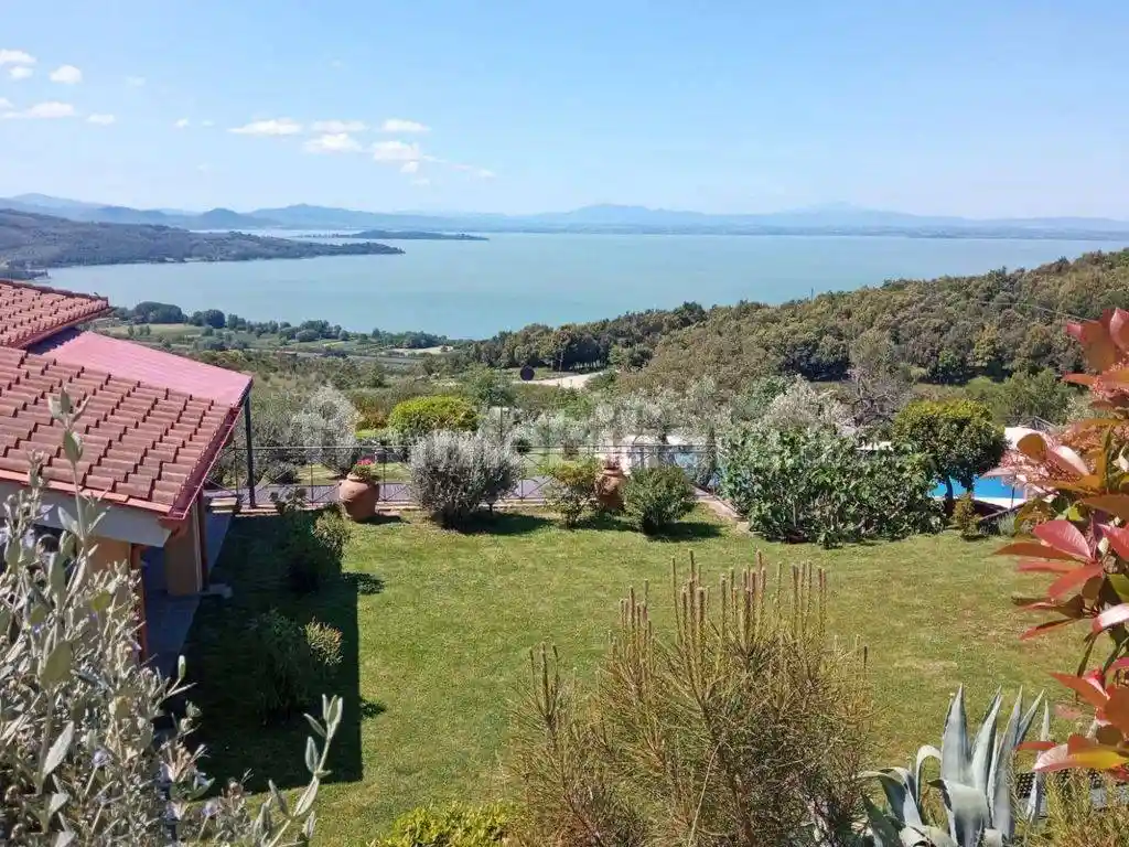 Villa in vendita a Passignano sul Trasimeno
