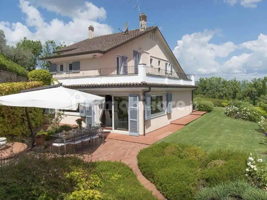 Villa in vendita a Arezzo