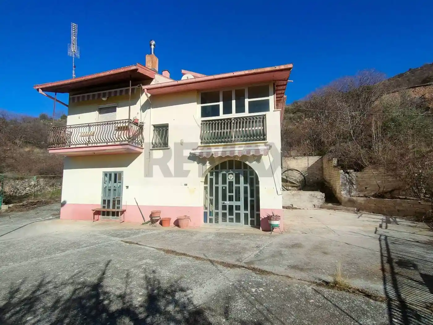 Casa indipendente in vendita a Ofena