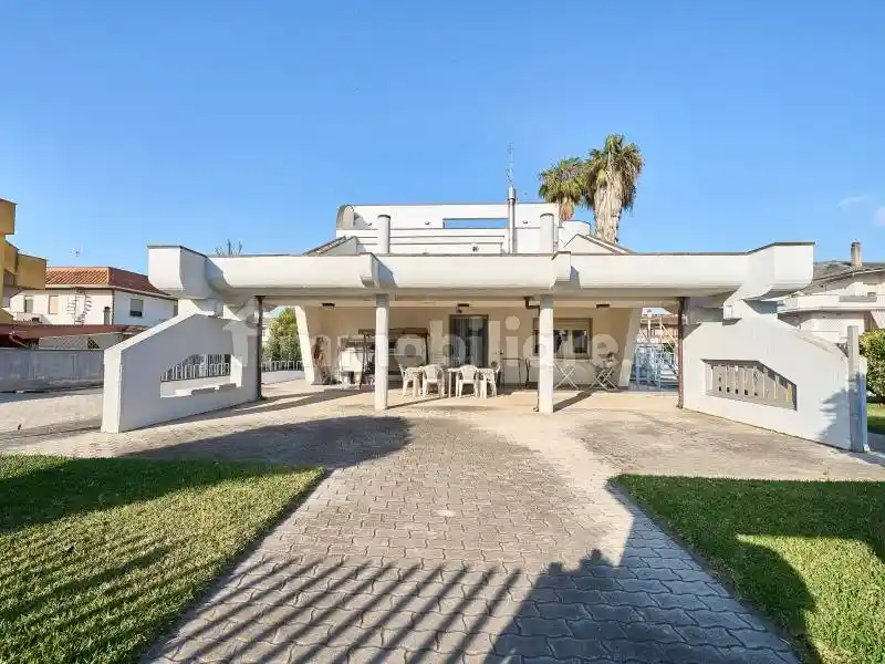 Villa in vendita a Nettuno