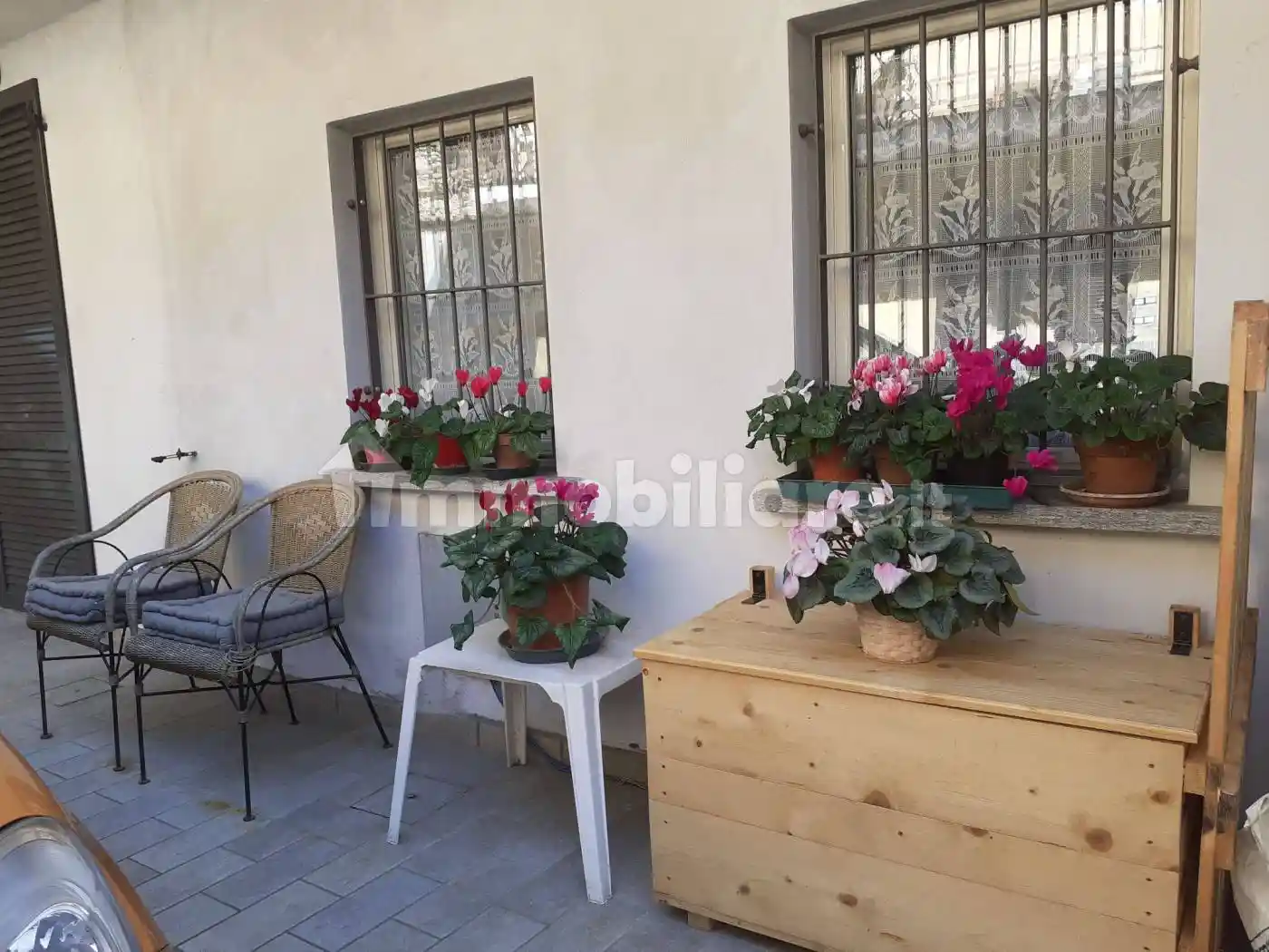 Appartamento in affitto a Angera