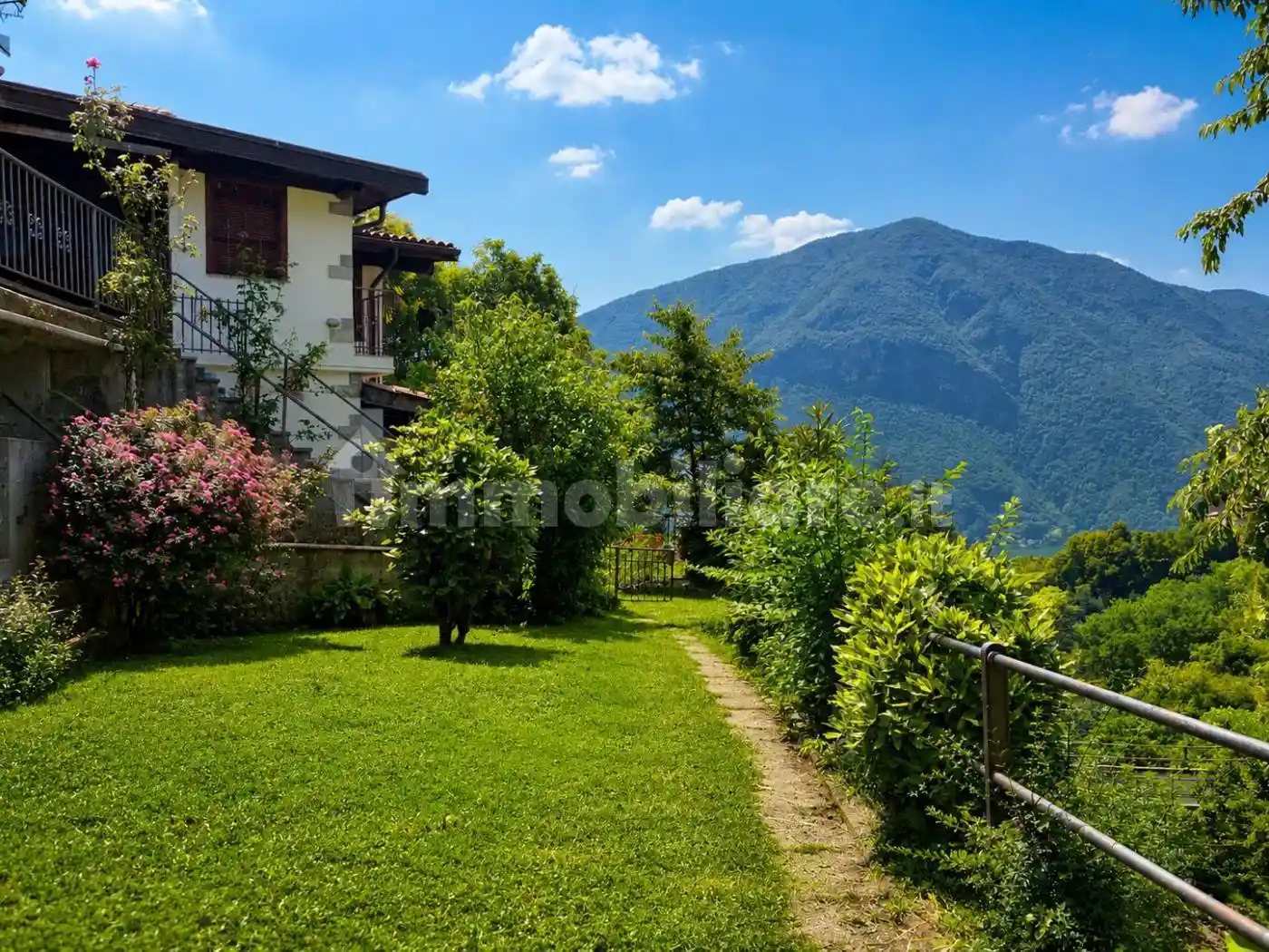 Villa in vendita a Valsolda