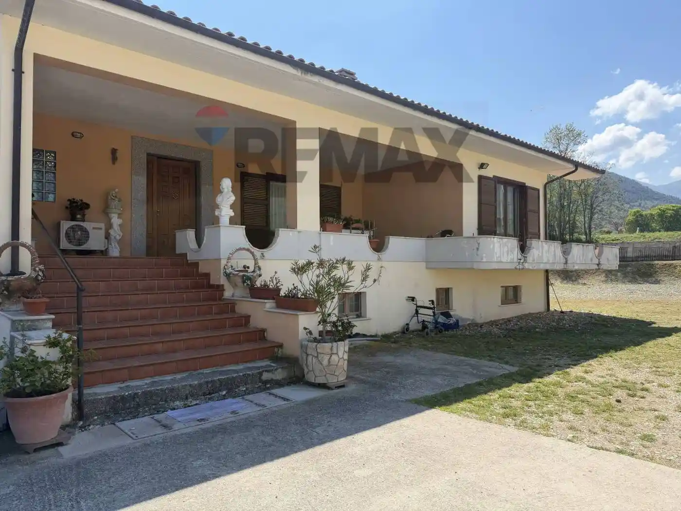 Villa in vendita a Introdacqua